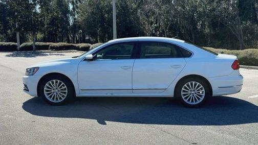 2016 Volkswagen Passat 1.8T SE w/Technology