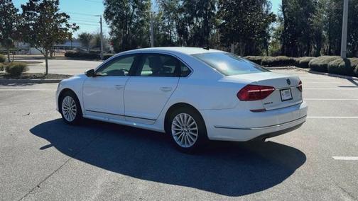 2016 Volkswagen Passat 1.8T SE w/Technology