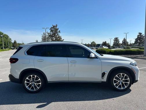 Alpine White 2024 BMW X5 sDrive40i