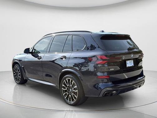 2024 BMW X5 M60i