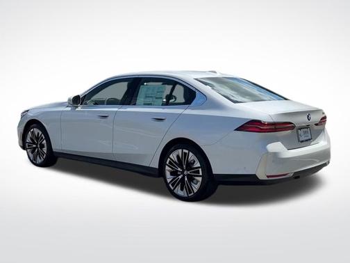 2025 BMW 530 530i