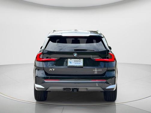 Black Sapphire Metallic 2025 BMW X1 xDrive28i