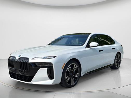 Mineral White Metallic 2024 BMW 760 760i xDrive