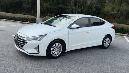 2019 Hyundai ELANTRA SE