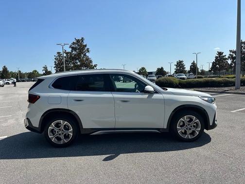Alpine White 2026 BMW X1 xDrive28i