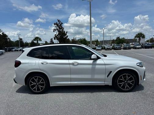 Mineral White Metallic 2022 BMW X3 sDrive30i
