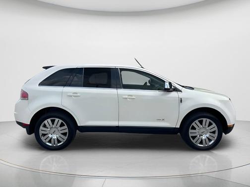 White 2008 Lincoln MKX Base