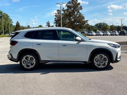 Alpine White 2026 BMW X1 xDrive28i