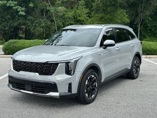 Wolf Gray 2024 Kia Sorento S