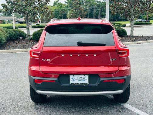 Fusion Red Metallic 2023 Volvo XC40 Plus Bright Theme