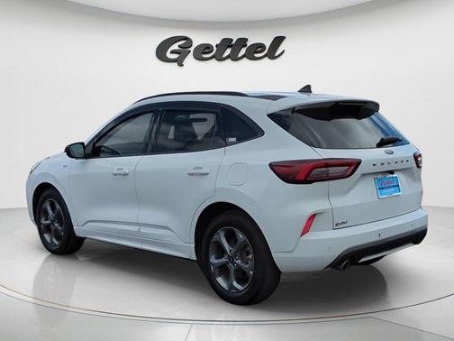 Oxford White 2023 Ford Escape ST-Line