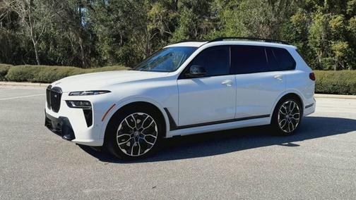 2023 BMW X7 M60i
