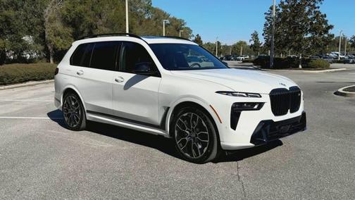 2023 BMW X7 M60i