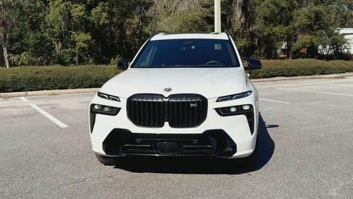 2023 BMW X7 M60i
