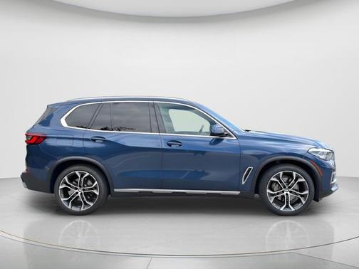 Phytonic Blue Metallic 2022 BMW X5 sDrive40i