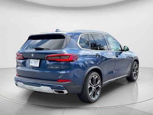 Phytonic Blue Metallic 2022 BMW X5 sDrive40i