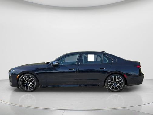 2023 BMW 740 740i