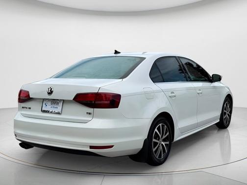 Pure White 2017 Volkswagen Jetta 1.4T SE
