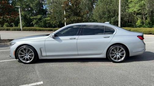 2020 BMW 740 740i