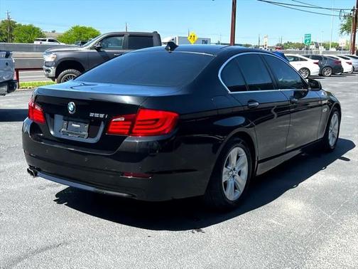 2011 BMW 528 528i