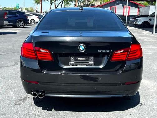2011 BMW 528 528i