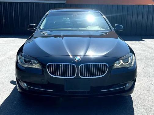 2011 BMW 528 528i