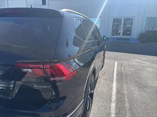 2022 Volkswagen Tiguan 2.0T SEL R-Line 4MOTION