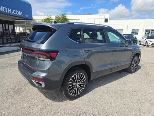 2025 Volkswagen Taos 1.5T SE