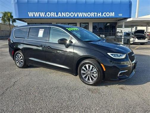 2023 Chrysler Pacifica Hybrid Touring L