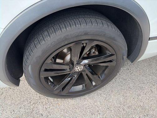 Opal White 2023 Volkswagen Tiguan 2.0T SE R-Line Black