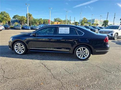 2017 Volkswagen Passat 1.8T SE w/Technology