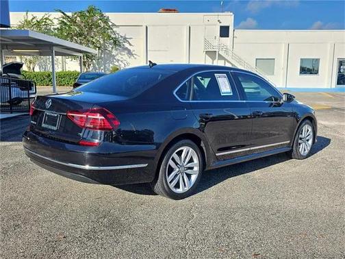 2017 Volkswagen Passat 1.8T SE w/Technology