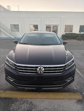 2017 Volkswagen Passat 1.8T SE w/Technology
