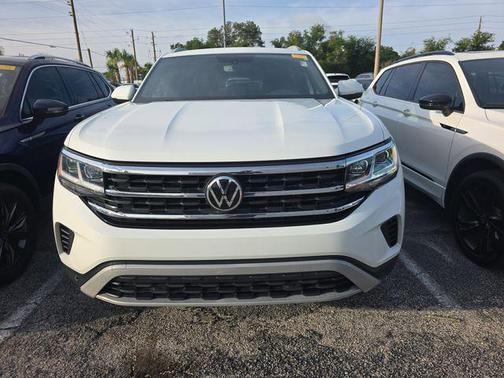 Pure White 2021 Volkswagen Atlas Cross Sport 3.6L V6 SE w/Technology