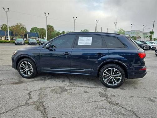 2025 Audi Q7 45 Premium Plus