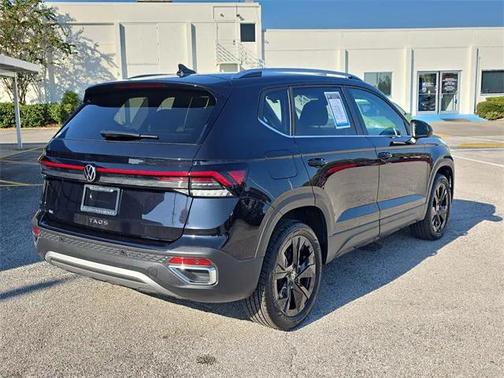 2025 Volkswagen Taos 1.5T SE