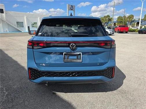 2026 Volkswagen Tiguan 2.0T SEL R-Line 4MOTION