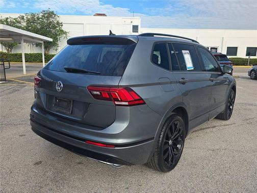Platinum Gray Metallic 2021 Volkswagen Tiguan 2.0T SE R-Line Black