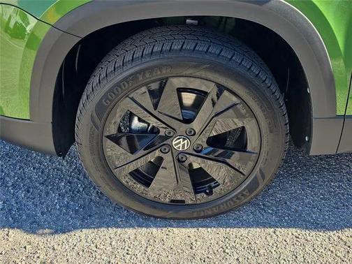 2026 Volkswagen Taos SE