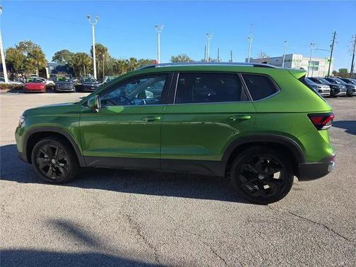 2026 Volkswagen Taos SE