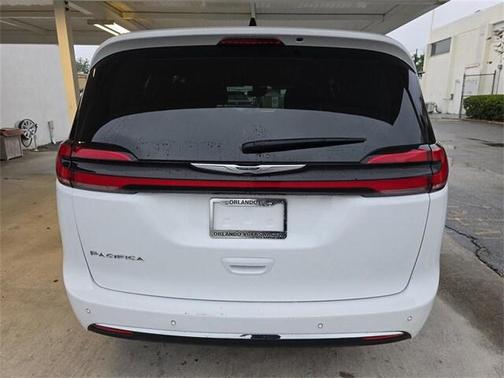 2023 Chrysler Pacifica Hybrid Touring L