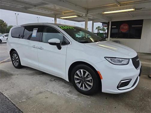 2023 Chrysler Pacifica Hybrid Touring L