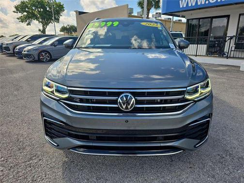 Platinum Gray Metallic 2023 Volkswagen Tiguan 2.0T SEL R-Line 4MOTION