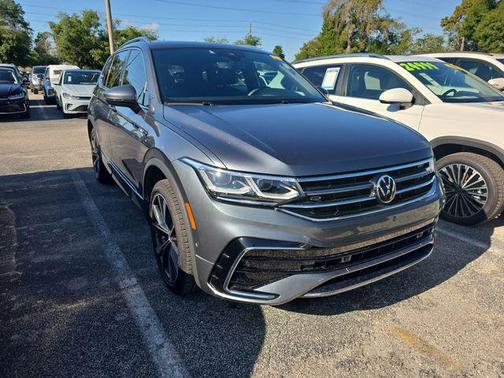 Platinum Gray Metallic 2023 Volkswagen Tiguan 2.0T SEL R-Line 4MOTION