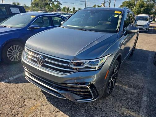 Platinum Gray Metallic 2023 Volkswagen Tiguan 2.0T SEL R-Line 4MOTION