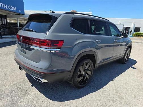 2025 Volkswagen Atlas 2.0T SE w/Technology