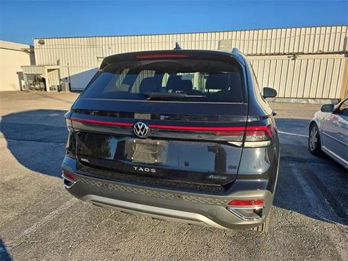 2025 Volkswagen Taos 1.5T SEL