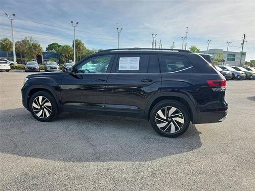 deep black pearl 2026 Volkswagen Atlas 2.0T SE w/Technology
