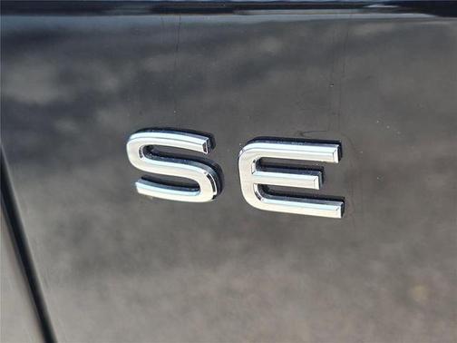 deep black pearl 2026 Volkswagen Atlas 2.0T SE w/Technology
