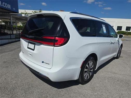 2021 Chrysler Pacifica Hybrid Touring L